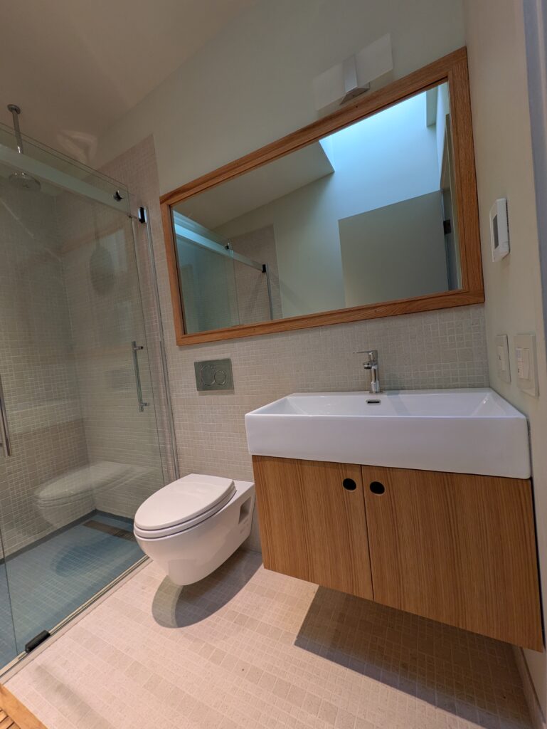 image of a small vanity and mirror